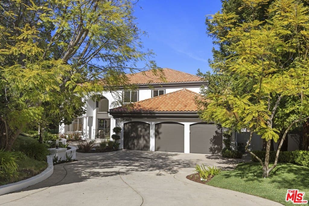 5 bedroom house for sale at 3909 Cresthaven Dr Thousand Oaks 91362 - $4,198,000