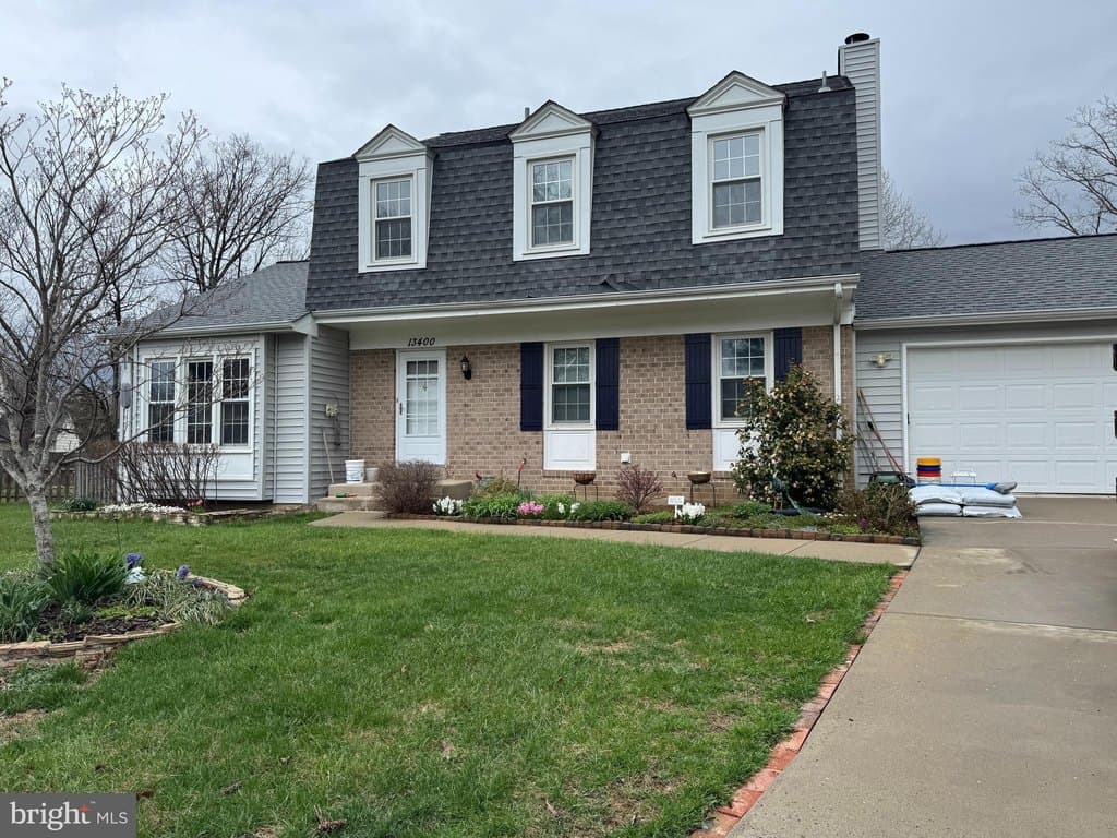 4 bedroom house for sale at 13400 Catoctin Ct Herndon 20170 - $695,000