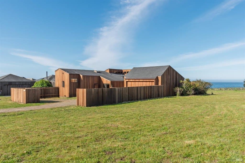 3 bedroom house for sale at 39153 Curlew Reach Sea Ranch - $1,625,000
