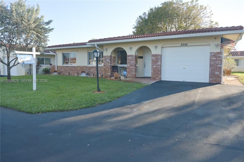 2 bedroom house for sale at 4391 NW 12th Ter Deerfield Beach - $375,000