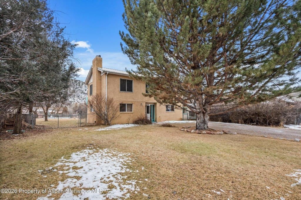 4 bedroom house for sale at 17317 Highway 82 Catherine - $995,000