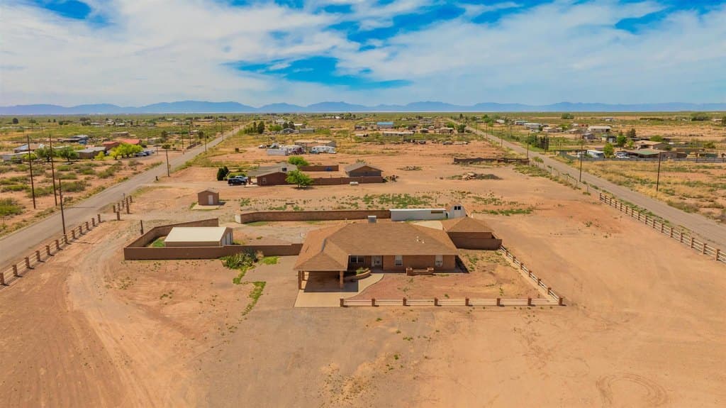 3 bedroom house for sale at 80 Quail Trl Alamogordo - $349,900