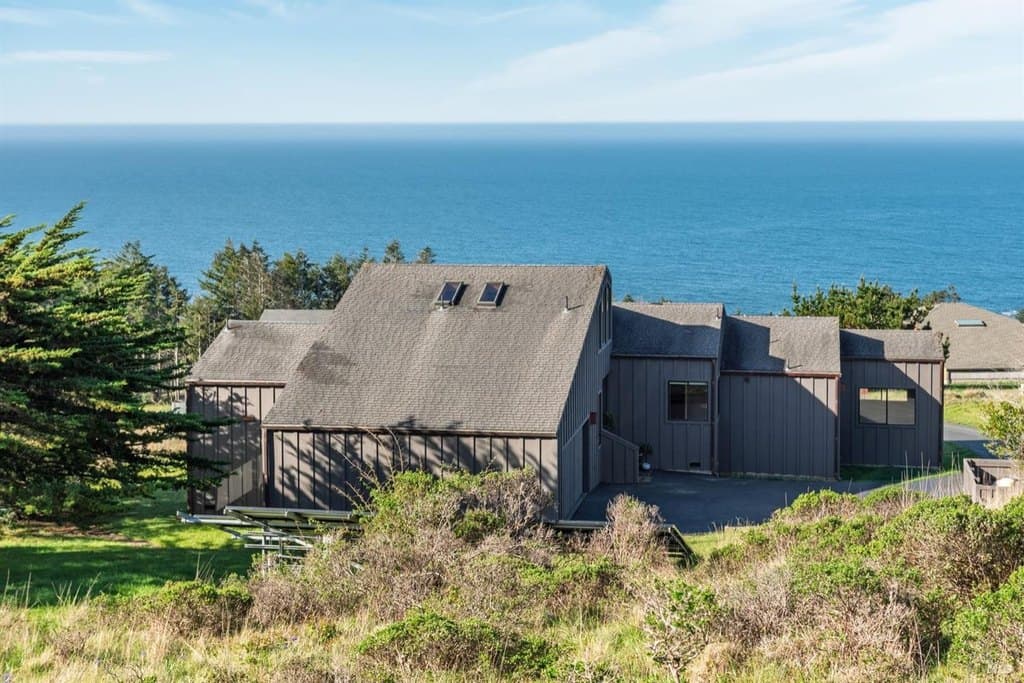 2 bedroom house for sale at 36808 Greencroft Close Sea Ranch - $1,659,000