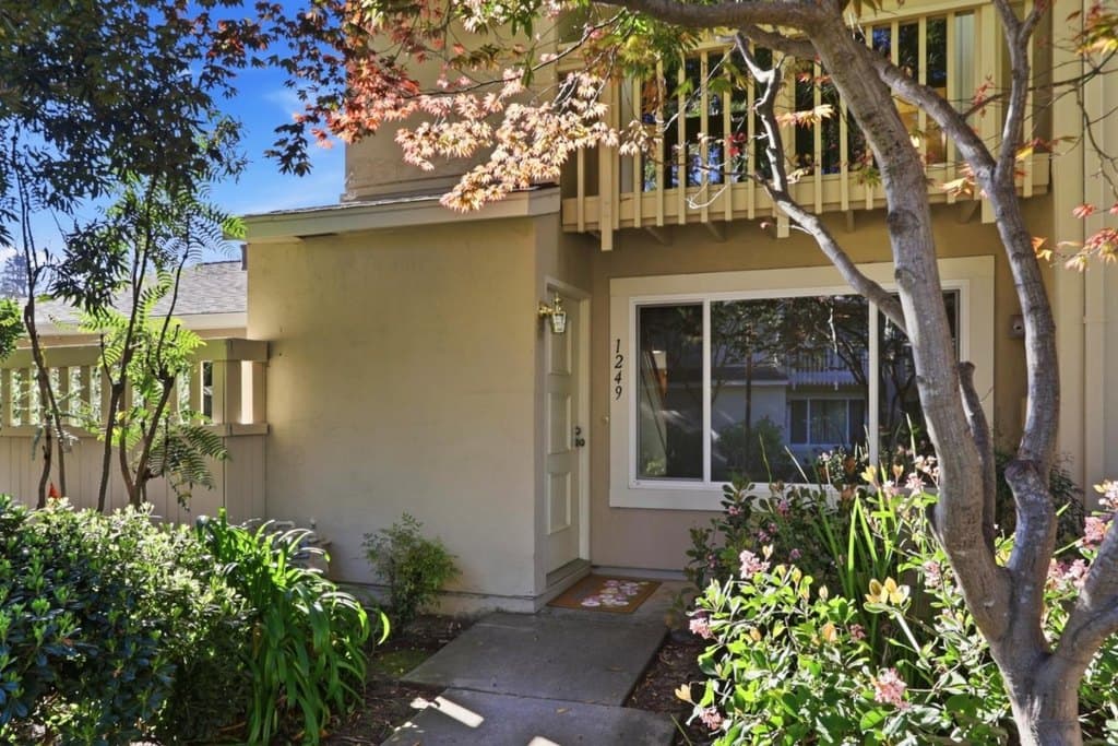 2 bedroom townhouse for sale at 1249 Crescent Ter Sunnyvale - $1,138,888