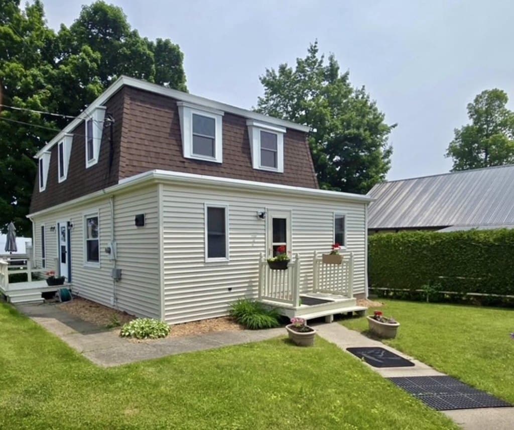 4 bedroom house for sale at 30 Cooper Dr Beekmantown - $605,000