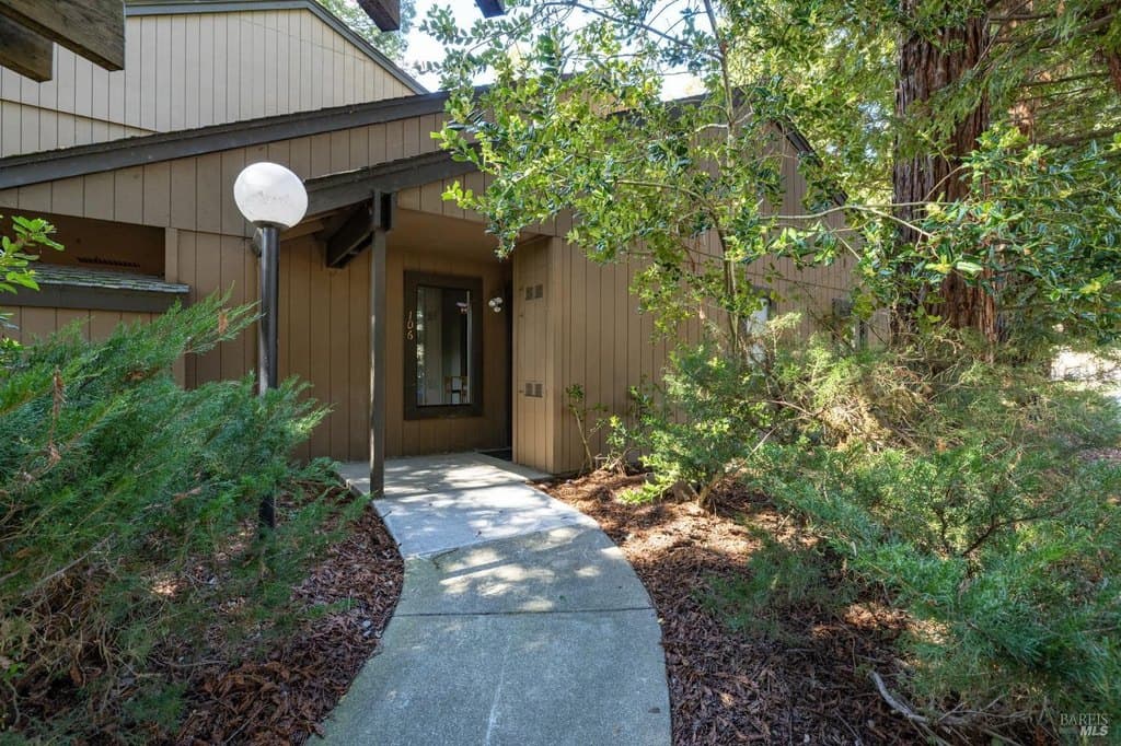 2 bedroom condo for sale at 106 Nicholas Ct Cotati 94931 - $360,000