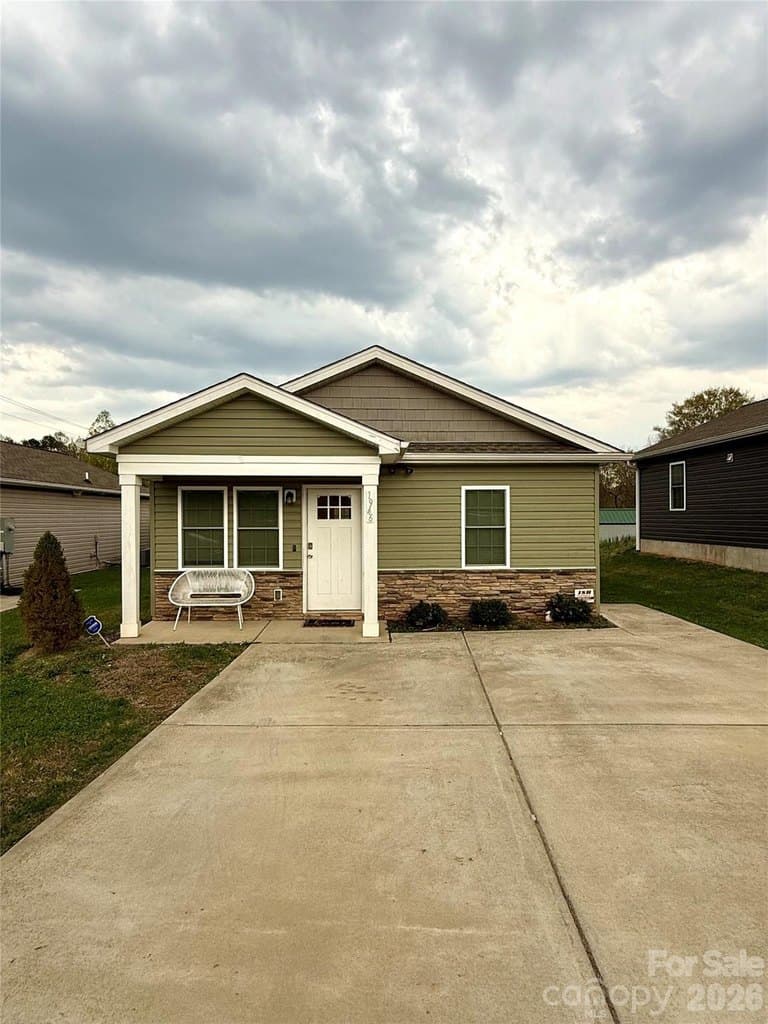2 bedroom house for sale at 1946 11th Ave NE Hickory 28601 - $215,000