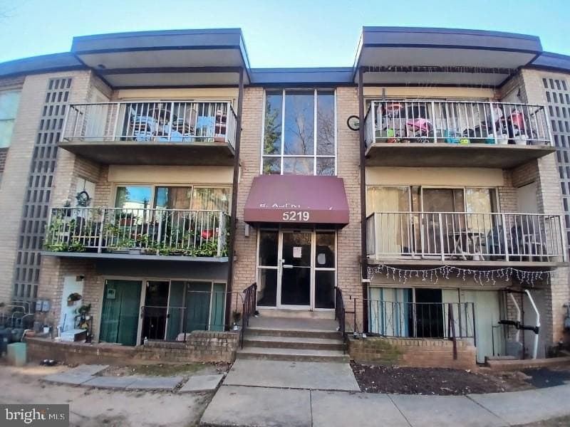 2 bedroom condo for sale at 5219 Newton St Apt T3 Bladensburg - $120,000