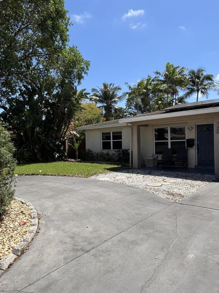 2 bedroom house for sale at 720 NE 7th St Pompano Beach - $499,000