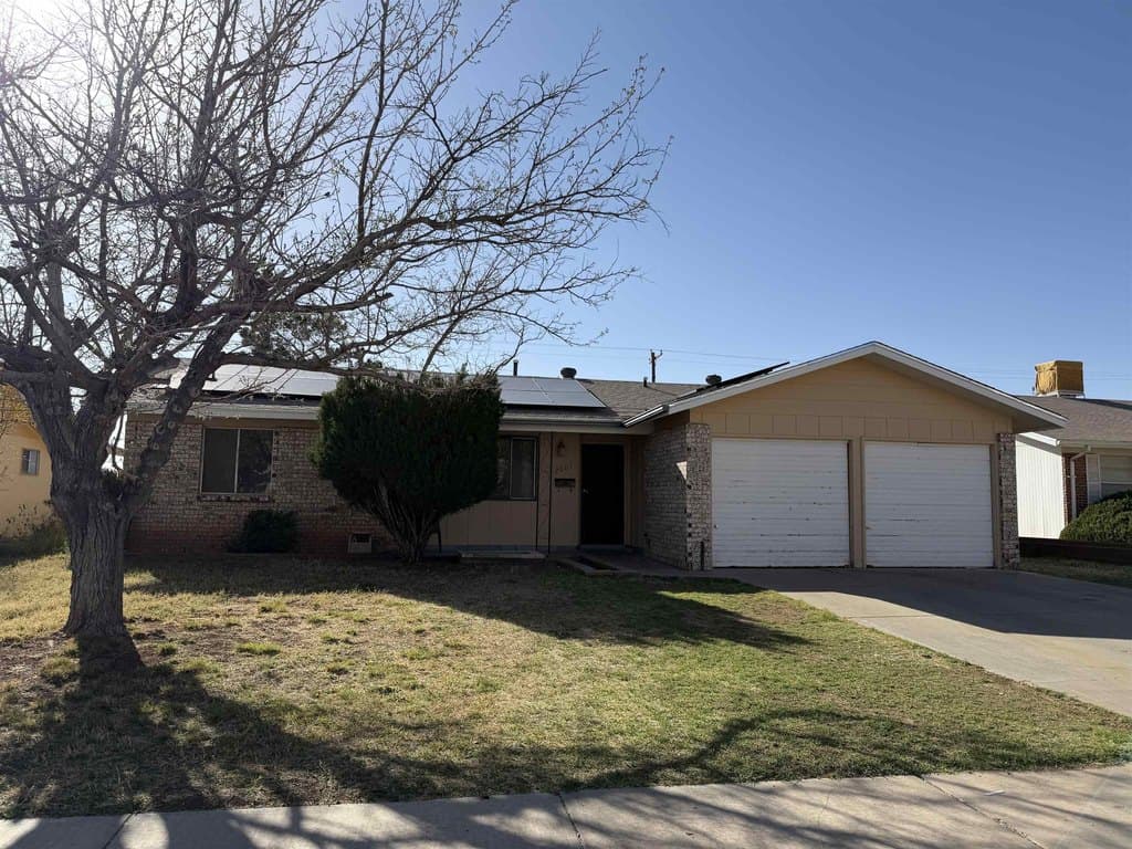 3 bedroom house for sale at 2001 Crescent Dr Alamogordo - $160,000
