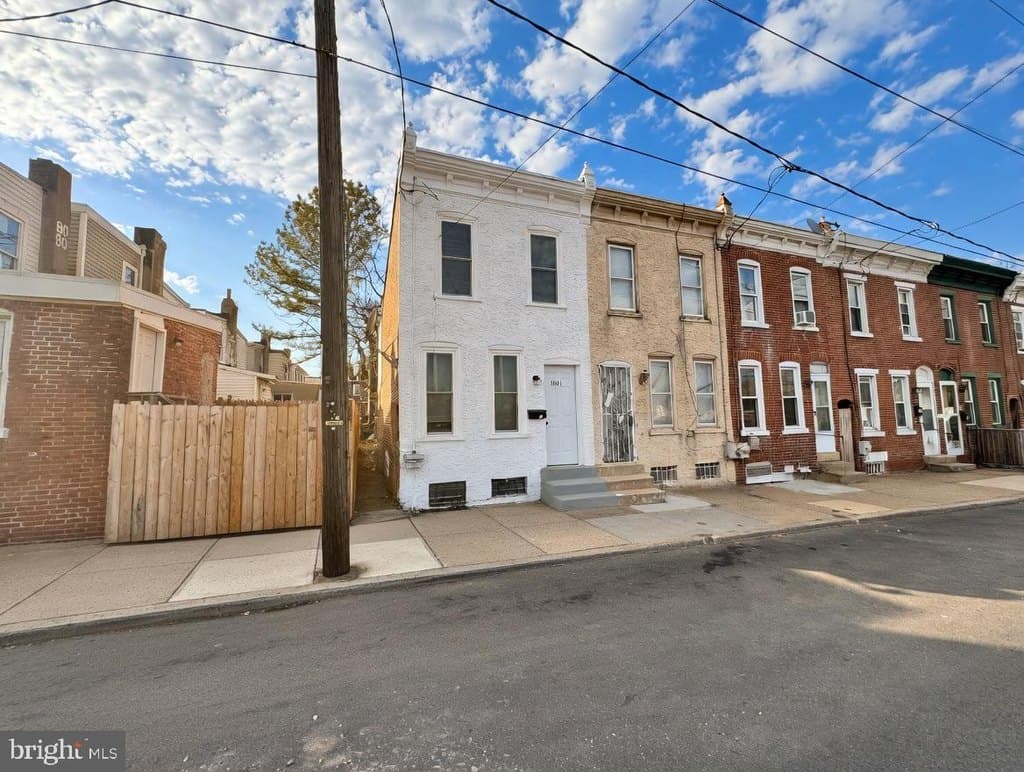 2 bedroom townhouse for sale at 1001 N Church St Wilmington 19801 - $149,900