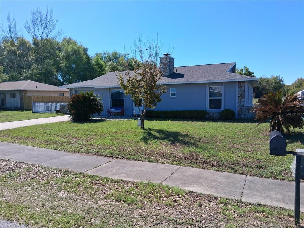 2 bedroom house for sale at 515 Boitnott Ln Bushnell - $254,900