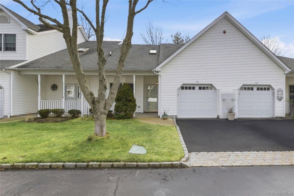 1 bedroom condo for sale at 55 Oyster Cove Ln Blue Point - $500,000