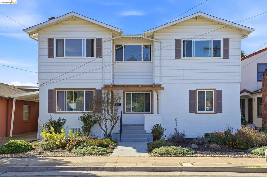 5 bedroom multi-family for sale at 840 Key Route Blvd Albany - $1,449,000