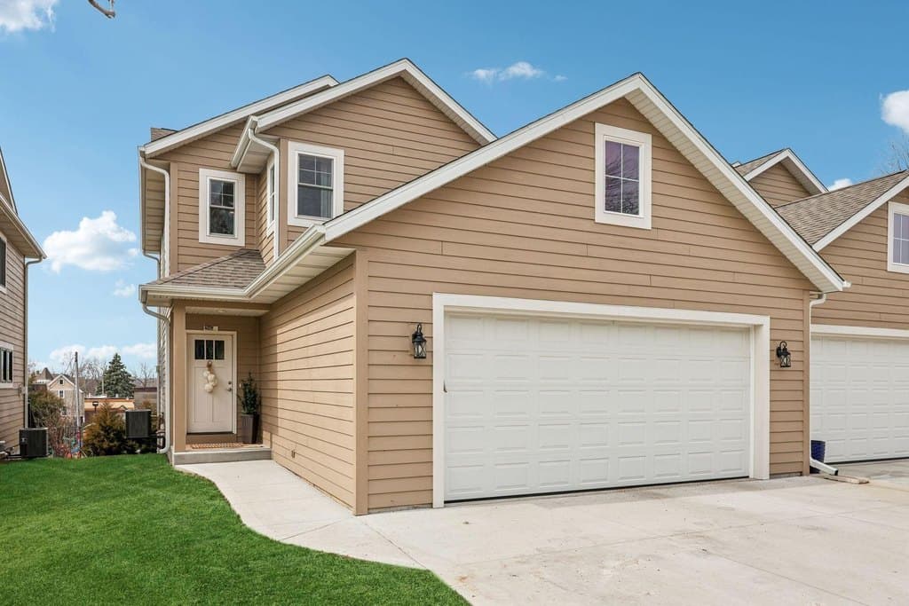 3 bedroom condo for sale at 2945 N 186th St Brookfield 53045 - $599,900