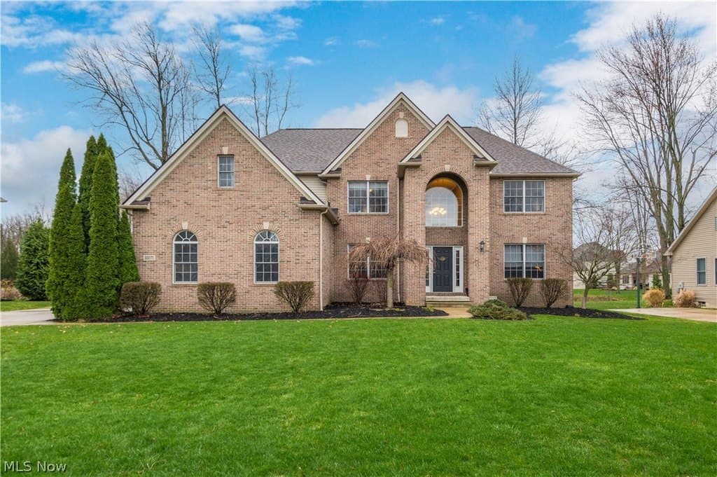 4 bedroom house for sale at 33571 Augusta Way Avon 44011 - $670,000
