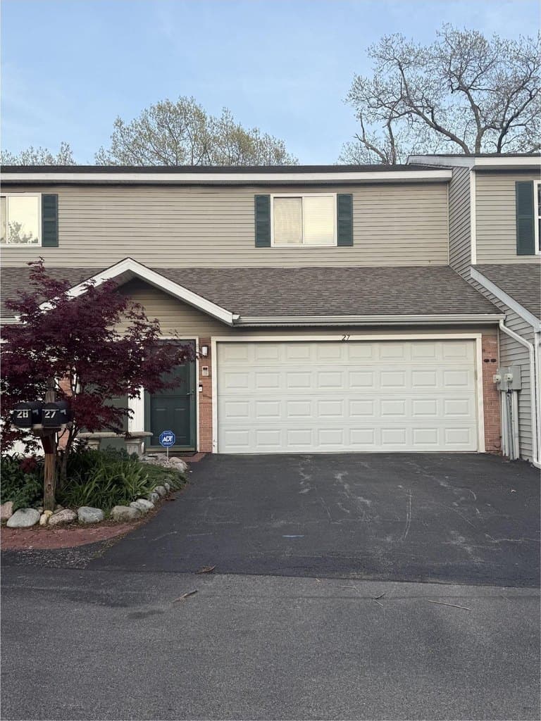 2 bedroom house for sale at 3510 N Kingston Dr Apt 27 Peoria 61604 - $155,000