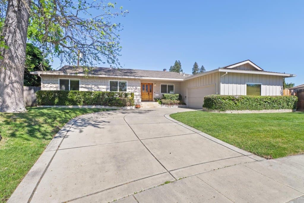 4 bedroom house for sale at 122 Harber Ct Arden-Arcade - $930,000