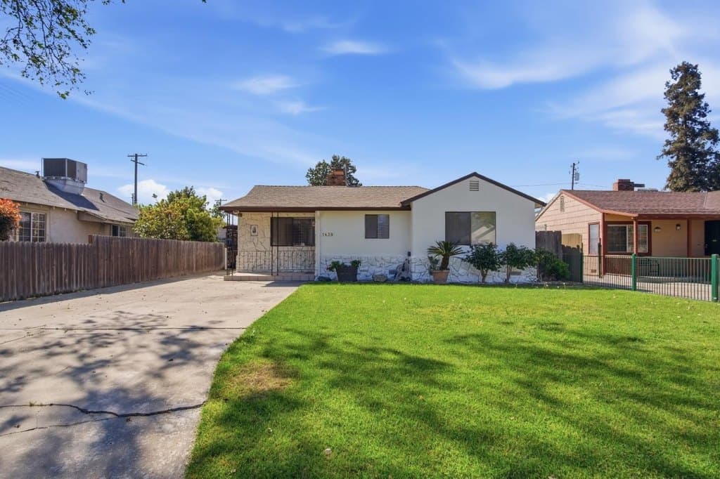 3 bedroom house for sale at 1438 Cahill Ave Turlock 95380 - $439,000