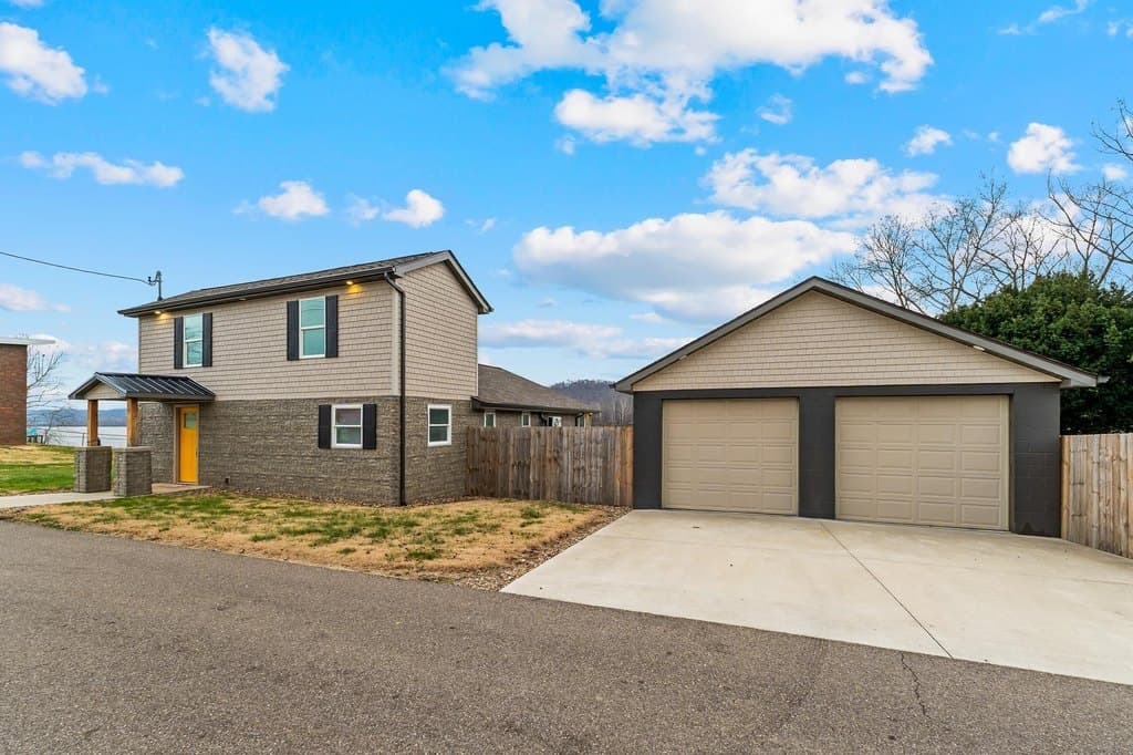 2 bedroom house for sale at 1080 Tinker Ln Athalia - $199,900