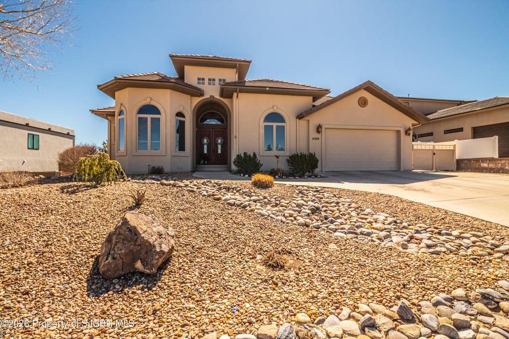 4 bedroom house for sale at 6304 Old Course Dr Farmington 87402 - $589,000