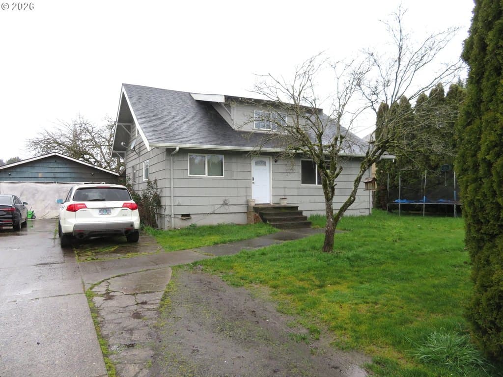 3 bedroom house for sale at 4095 SW 173rd Ave Beaverton - $550,000
