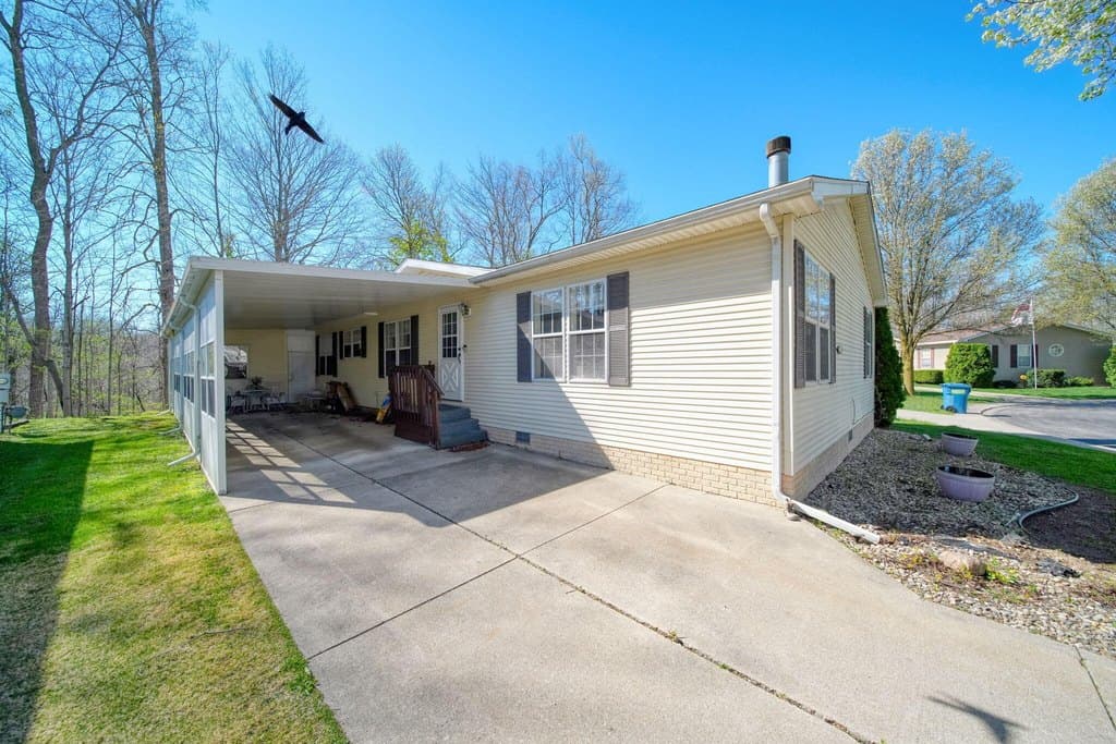 3 bedroom mobile home for sale at 448 Raisin River Dr Adrian - $92,000