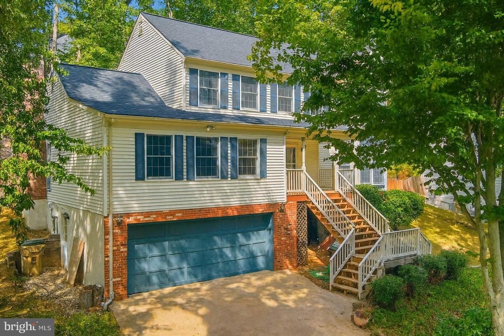 4 bedroom house for sale at 2425 Harpoon Dr Aquia Harbour - $499,990