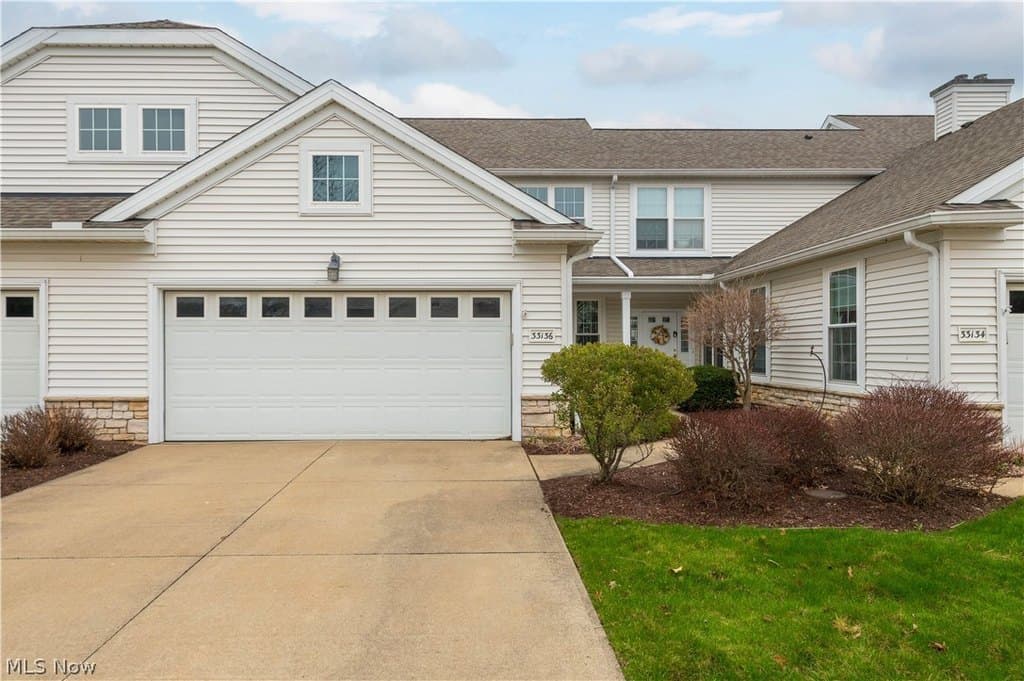 3 bedroom condo for sale at 33136 Fairport Dr Avon Lake 44012 - $315,000