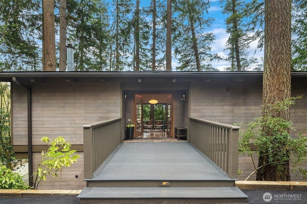 3 bedroom house for sale at 635 NW 178th Pl Shoreline 98177 - $1,125,000