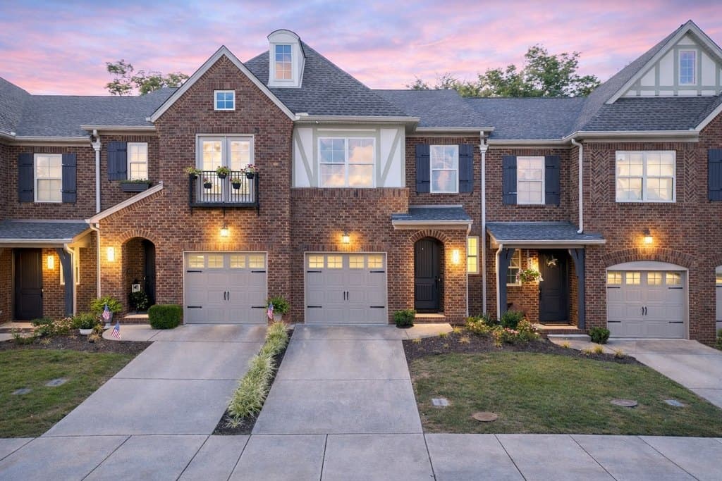 3 bedroom townhouse for sale at 419 Waterbrook Dr Mount Juliet 37122 - $379,900