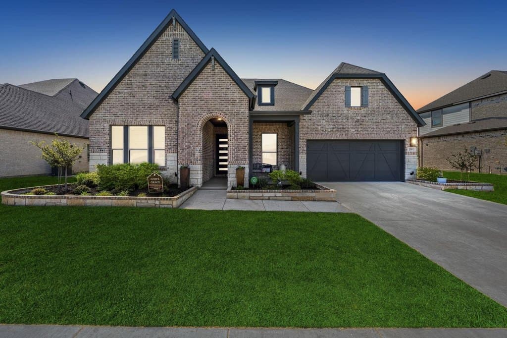 4 bedroom house for sale at 2902 Neidman Dr Mansfield 76063 - $715,000