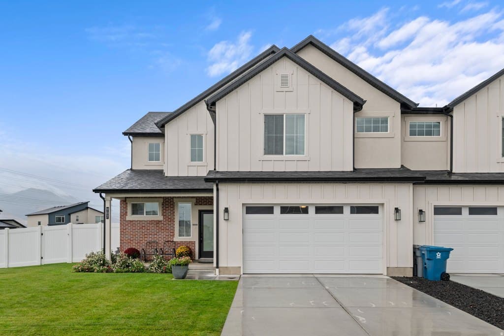 3 bedroom townhouse for sale at 907 S 800 W American Fork 84003 - $564,900