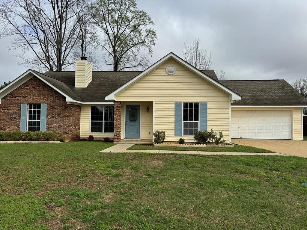 3 bedroom house for sale at 113 Bartlet Ln Dothan 36305 - $234,900