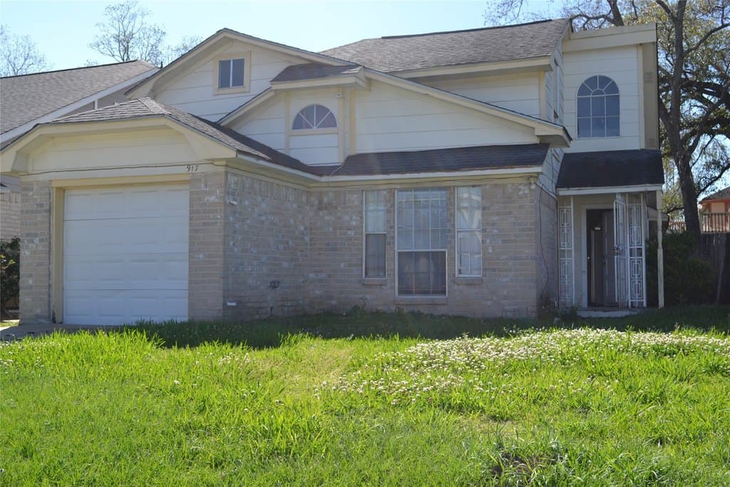 3 bedroom house for sale at 917 Holbech Ln Channelview - $125,000