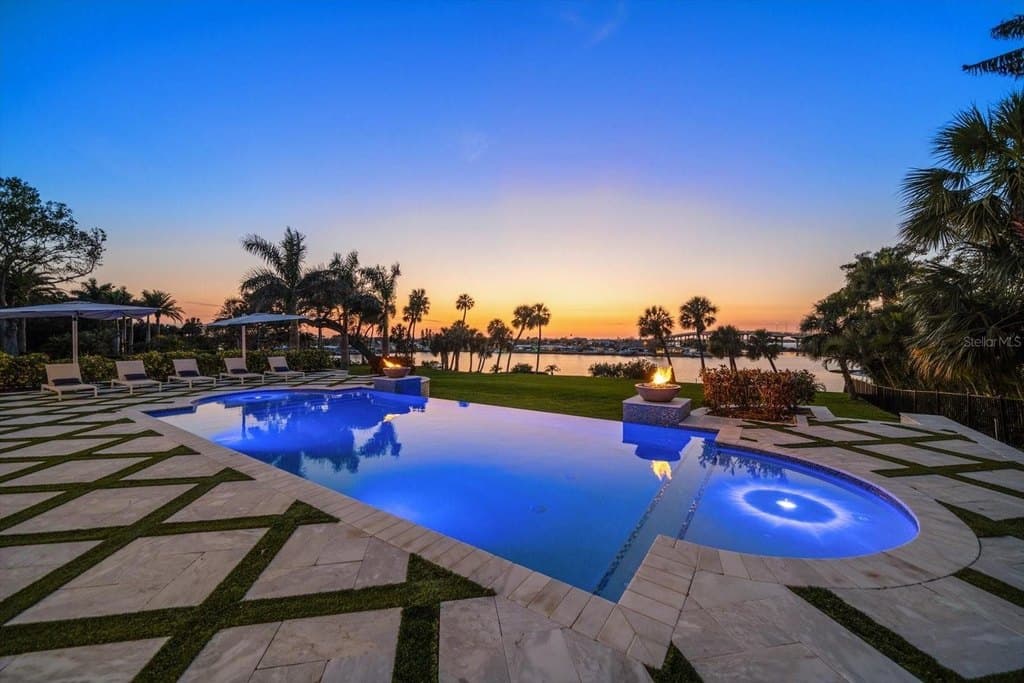 5 bedroom house for sale at 110 Harbor View Ln Belleair Bluffs - $5,999,000