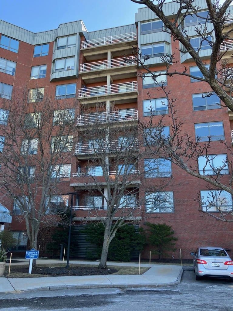 1 bedroom condo for sale at 148 Breakwater Dr Unit 619 South Portland 04106 - $300,000