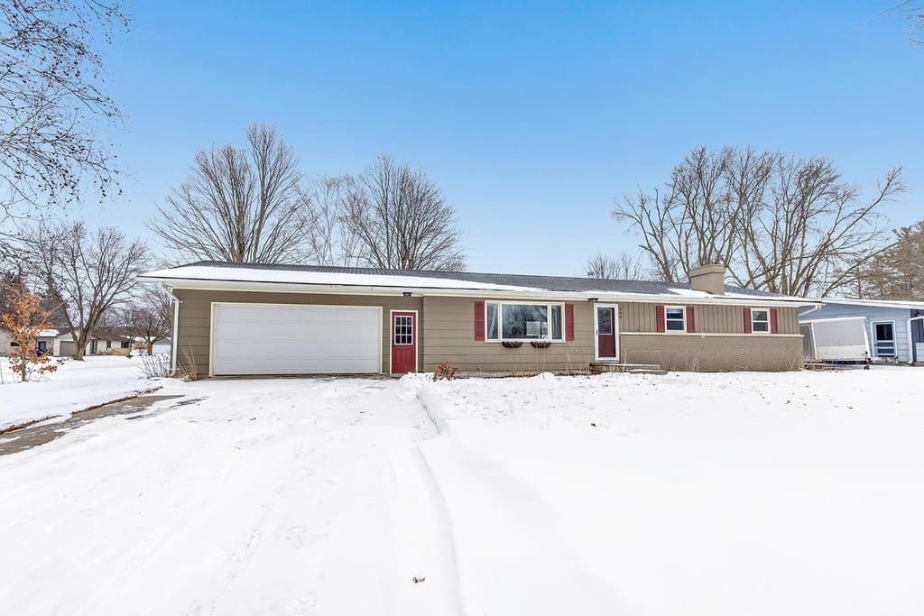 3 bedroom house for sale at 306 N 2nd St Bonduel - $199,900