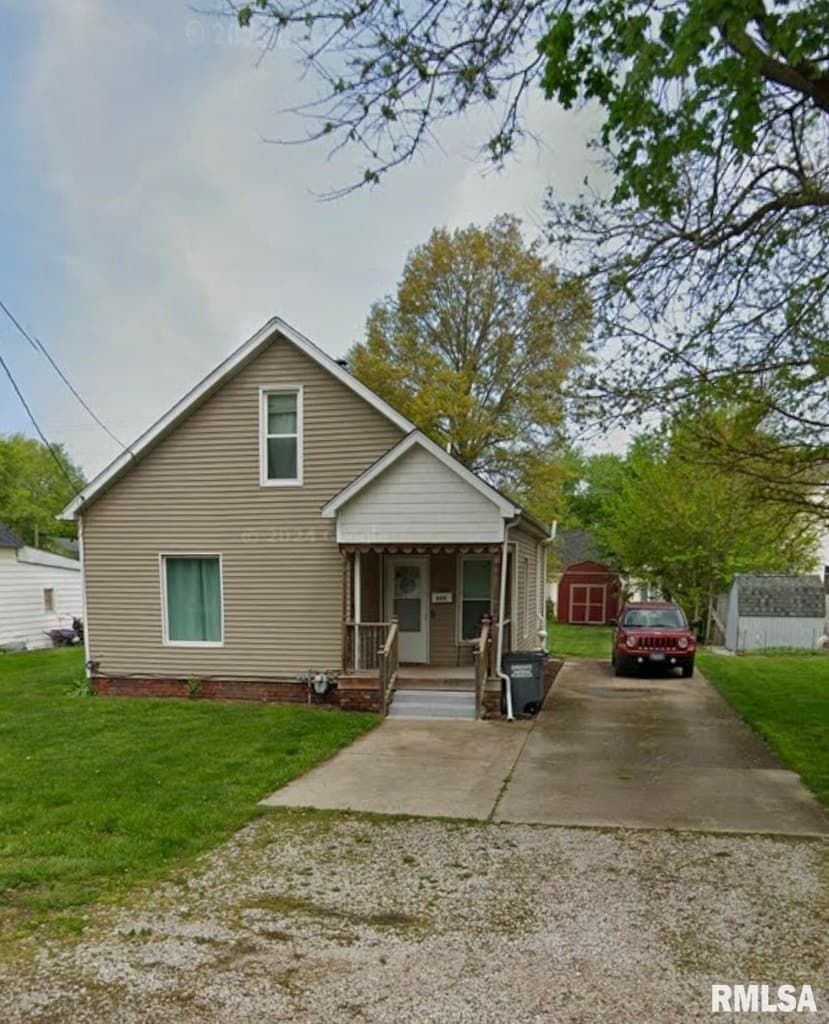 3 bedroom house for sale at 608 W Van Buren St Auburn - $99,500