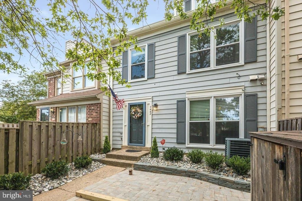 3 bedroom condo for sale at 7442 Emerald Dr Manassas 20109 - $384,900