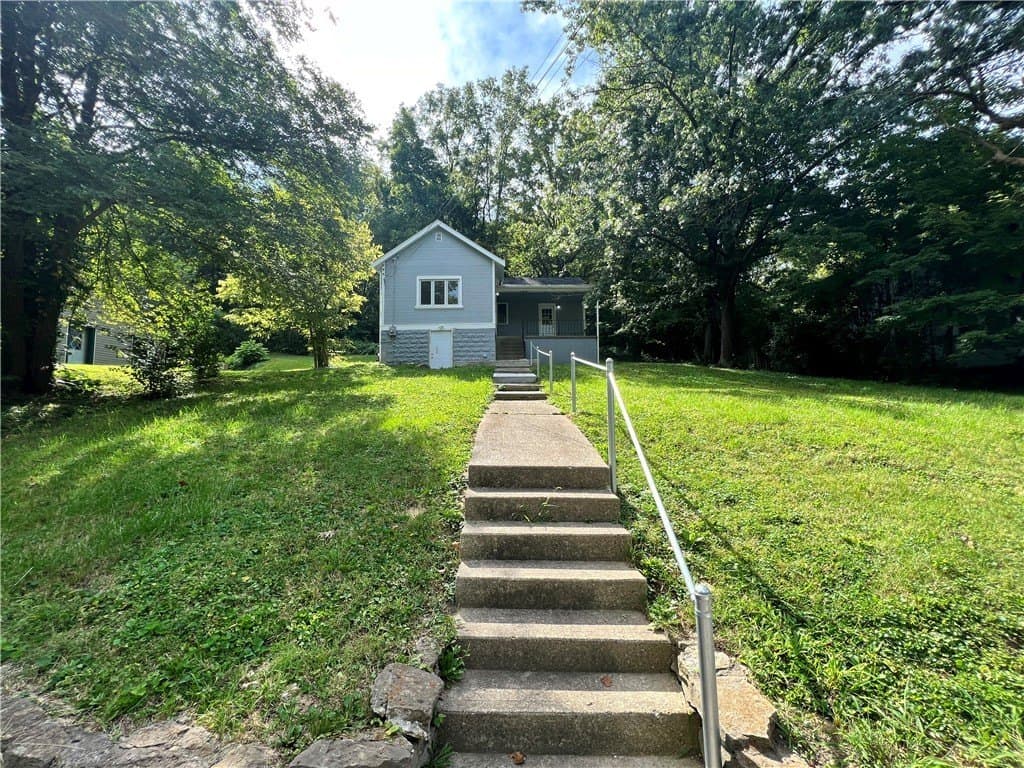 3 bedroom house for sale at 200 1st St Addyston - $145,000