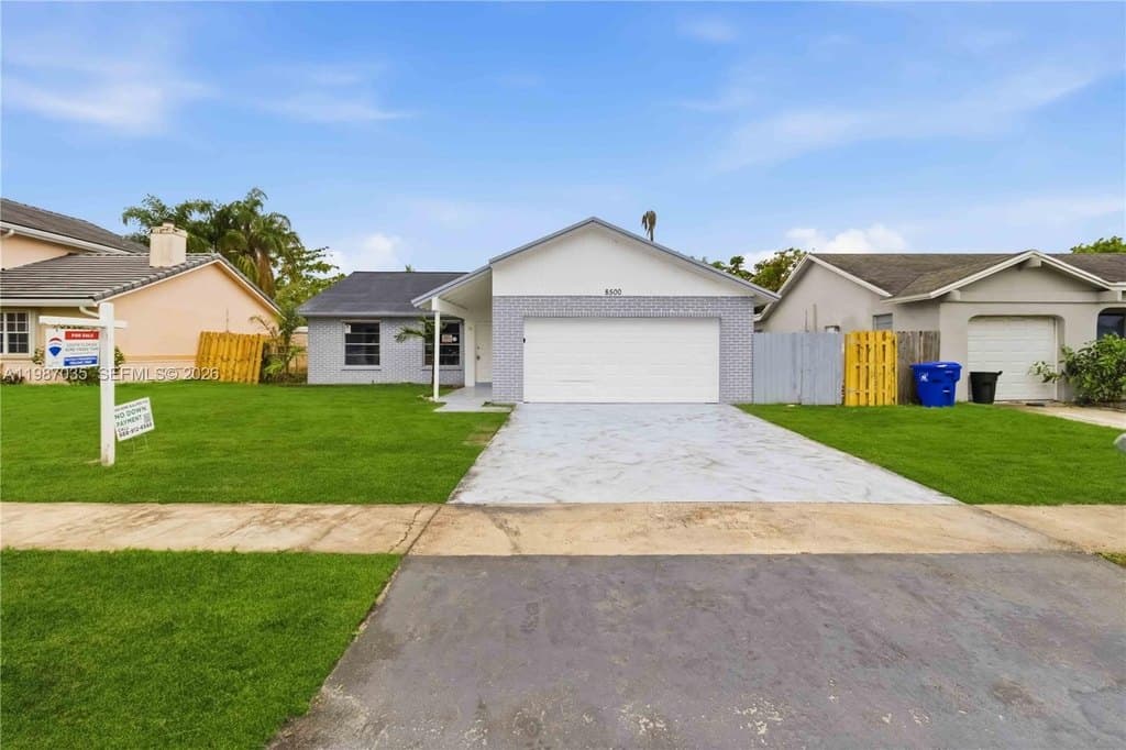 3 bedroom house for sale at 8500 SW 20th St North Lauderdale - $499,900