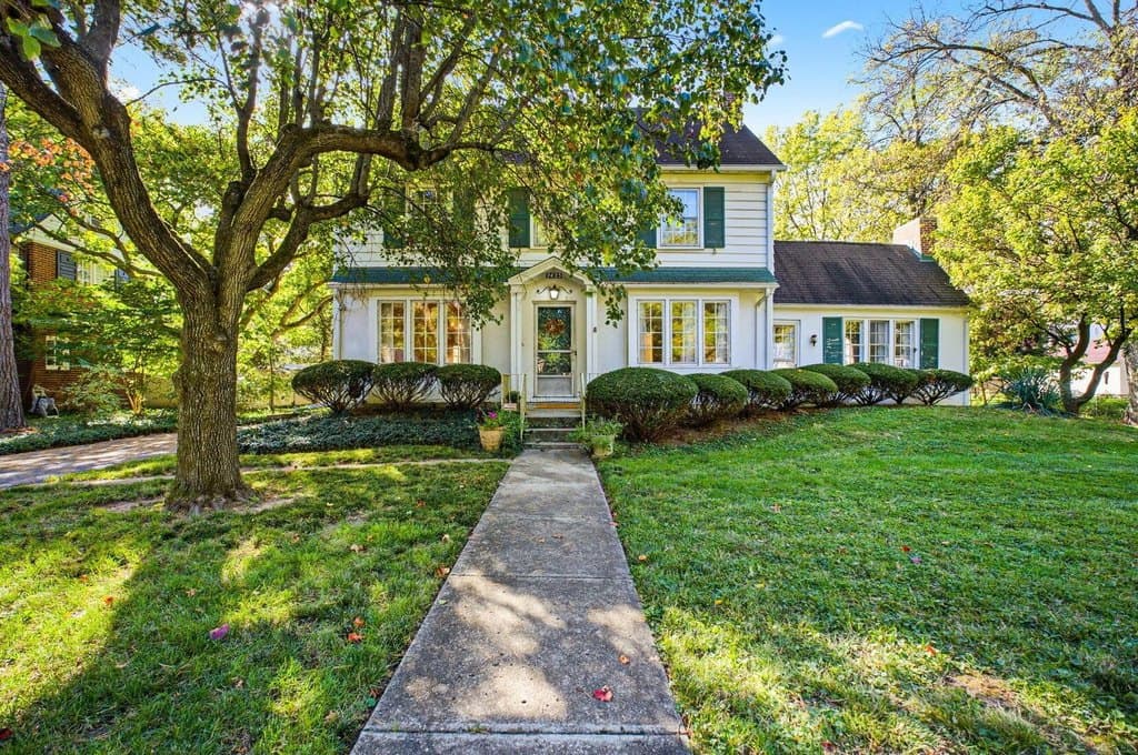 5 bedroom house for sale at 2425 Bryden Rd Bexley - $799,000