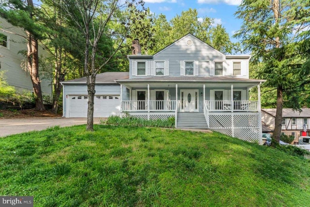 4 bedroom house for sale at 2320 Harpoon Dr Aquia Harbour - $547,000