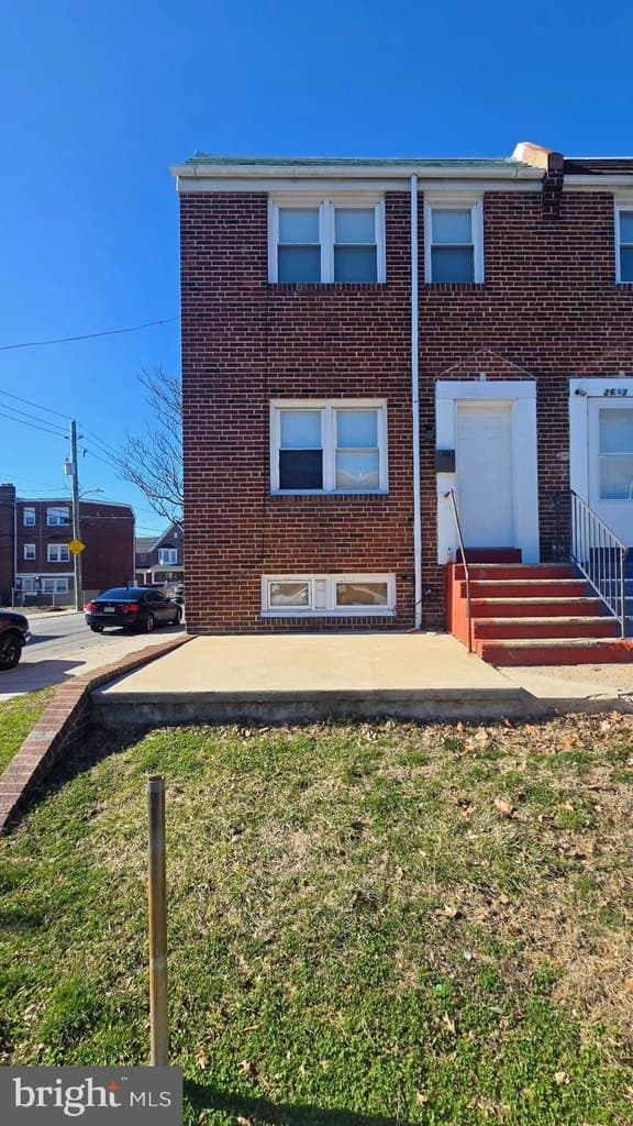 3 bedroom townhouse for sale at 2601 N Heald St Wilmington 19802 - $149,000