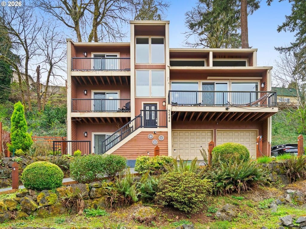 3 bedroom house for sale at 3444 SE Aldercrest Rd Milwaukie 97222 - $785,000