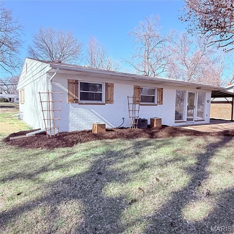 3 bedroom house for sale at 233 Sunset Dr Belleville - $160,000