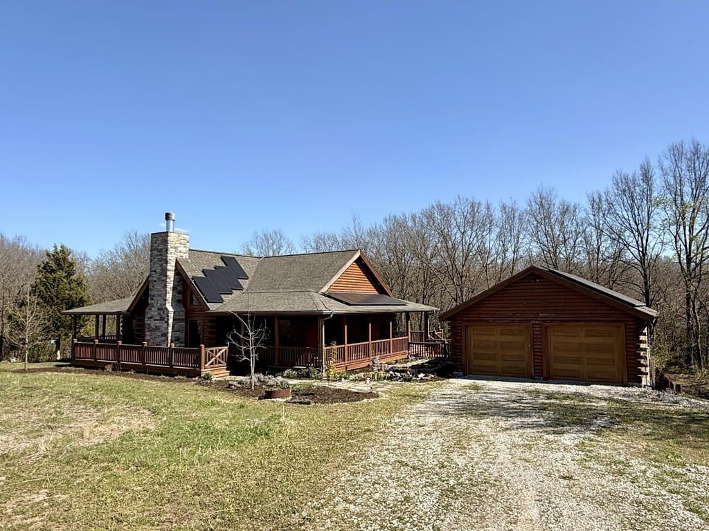 3 bedroom house for sale at 27700 Pvt Dr Unit 213TH Marshall 65340 - $875,000