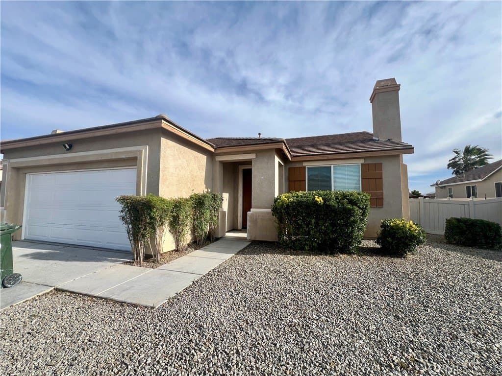 3 bedroom house for sale at 11739 Galewood St Adelanto - $421,000