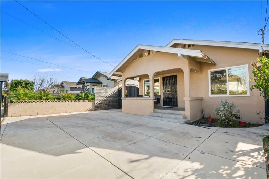 3 bedroom house for sale at 9424 Los Angeles St Bellflower - $749,900